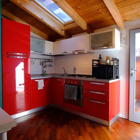 Apartment Guesthost - Cozy Terrace Flat Historic Center Piacenza