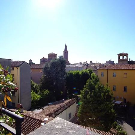 Guesthost - Cozy Terrace Flat Historic Center * Piacenza